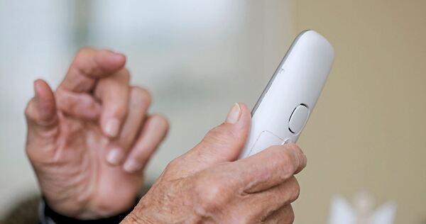 Die Betrüger haben sich per Telefon gemeldet. Die Betrüger haben sich per Telefon gemeldet.