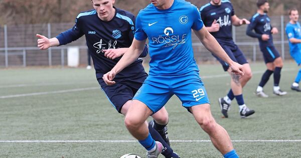 Interessenten stehen Schlange: Jan Sonntag vom SV Germania Bietigheim (r.)