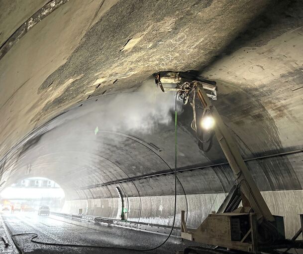 Lastwagen und Autos können von Donnerstag, 14.30 Uhr, an wieder eine Spur des Engelbergtunnels Richtung Karlsruhe/München nutzen.