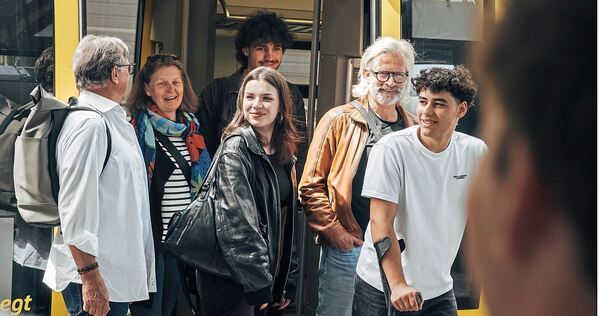 Zufriedene Fahrgäste – das ist laut Umfrage die überwiegende Meinung im Land. Ganz so positiv fallen die Werte bei einem genauen Blick aber nicht aus.