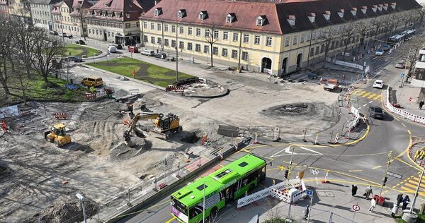 Blick auf die Baustelle, die momentan einer Mondlandschaft gleicht.