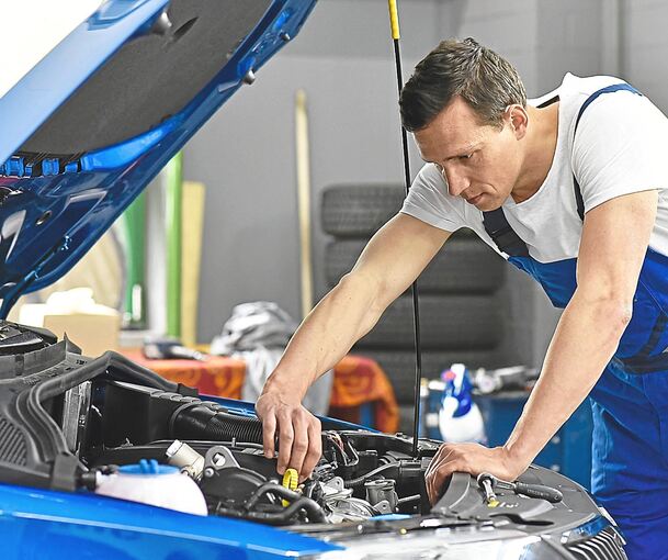 Nach dem Handel droht nun auch im Servicegeschäft der Sinkflug. Davor warnt jetzt der Verband des baden-württembergischen Kraftfahrzeuggewerbes.