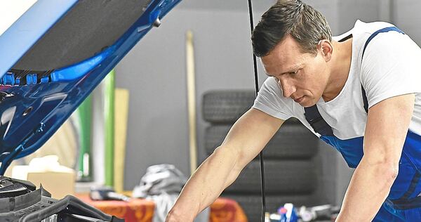 Nach dem Handel droht nun auch im Servicegeschäft der Sinkflug. Davor warnt jetzt der Verband des baden-württembergischen Kraftfahrzeuggewerbes.