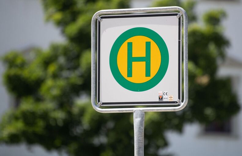 Haltestellenschild Haltestellenschild