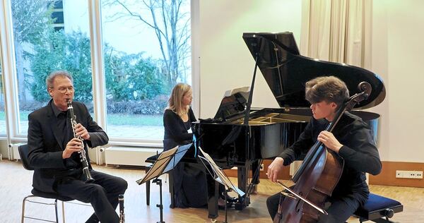 Premiere eines echten Familien-Terzetts: Das Galeriekonzert des Kaiser-Trios im Museum im Kleihues-Bau.