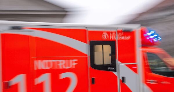 Mit dem Rettungsdienst kamen die Jungen ins KRanke