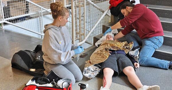 Der Ausgangspunkt der Übung: eine Explosion im Chemiesaal der Ditzinger Realschule.