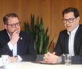 Kornwestheims Oberbürgermeister Nico Lauxmann (links) und Bürgermeister Daniel Güthler müssen eine tiefe Haushaltskrise in den Griff bekommen.