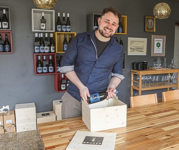 Seit 1. März betreibt Danny Bruker das gleichnamige Weingut und verkauft die Weine aus 2023 und älter in der Vinothek.