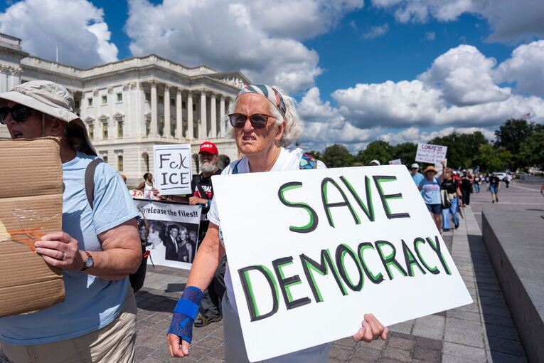 Demonstration gegen US-Regierung vor dem Kapitol