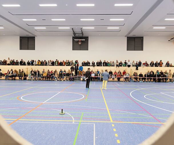 Sanierte Markgröninger Sporthalle 1 am Benzberg: 300.000 Euro Mehrkosten, während der Stadt das Geld ausgeht.