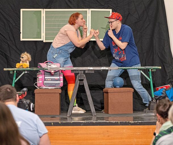 Das Improvisationstheater Q-Rage will Kinder sensibilisieren, genau hinzusehen.