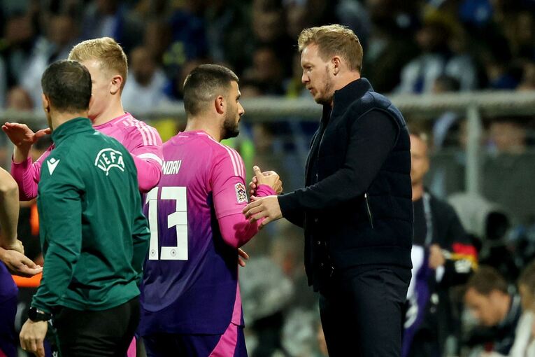 Julian Nagelsmann (r) und Deniz Undav