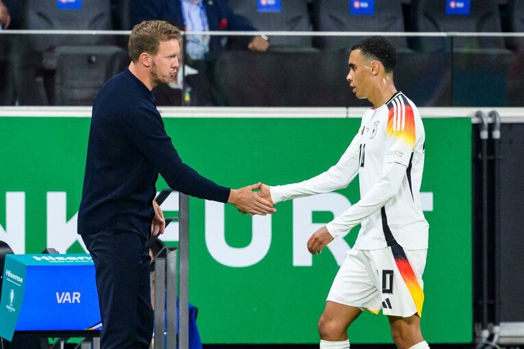Julian Nagelsmann und Jamal Musiala Julian Nagelsmann und Jamal Musiala