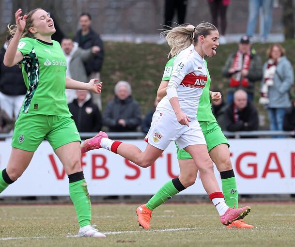 Endlich gesund: Dafina Redzepi (rechts) jubelt im VfB-Trikot über ihr Tor gegen Borussia Mönchengladbach.
