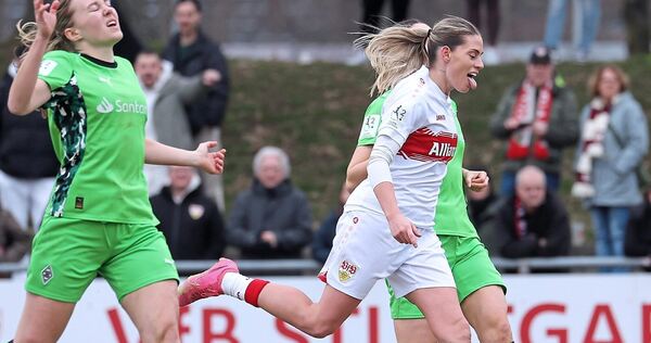 Endlich gesund: Dafina Redzepi (rechts) jubelt im VfB-Trikot über ihr Tor gegen Borussia Mönchengladbach.