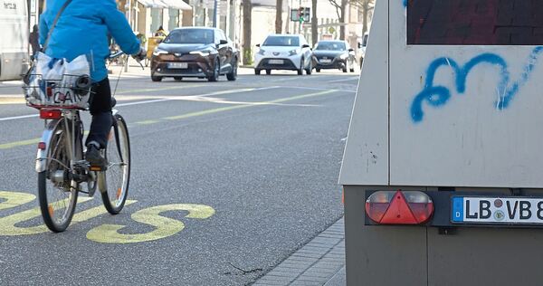 Auch Radfahrer werden auf der Busspur geblitzt. Mit einem Bußgeld müssen sie aber nicht rechnen. Auch Radfahrer werden auf der Busspur geblitzt. Mit einem Bußgeld müssen sie aber nicht rechnen.