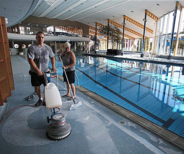 Für den Unterhalt der Bäder und Hallen gibt die Stadt jährlich viel Geld aus. Daran sollen sich 2026 die Sportvereine beteiligen.