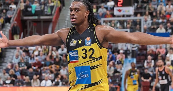 Präsent unter dem Korb: Riesen-Center Keeshawn Kellman.