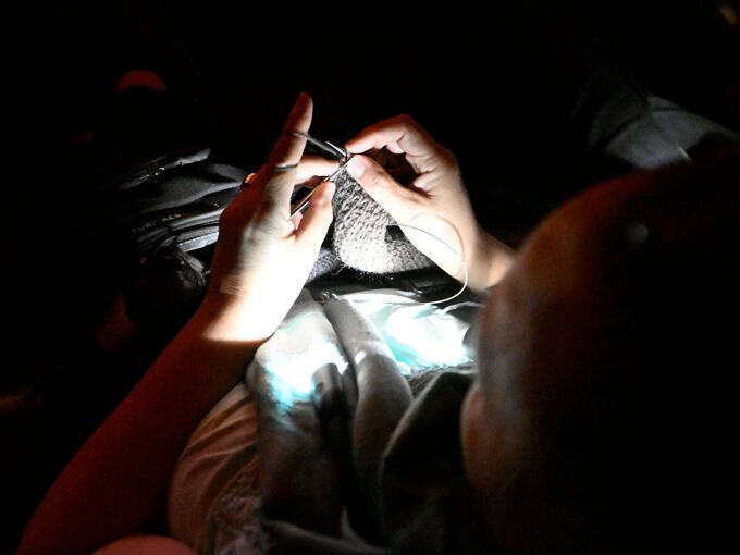 Mit Stricknadel und Wollknäuel ins Kino Mit Stricknadel und Wollknäuel ins Kino