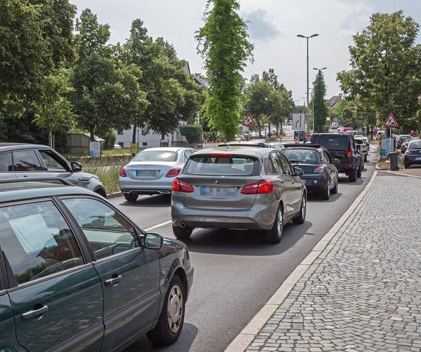 Auf der B27, hier der Abschnitt bei Eglosheim, könnte es in diesem Jahr an zwei Stellen häufiger zu Staus kommen.