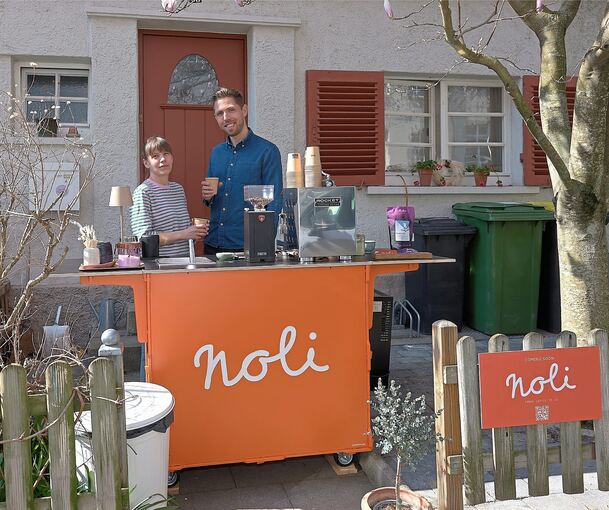 Jule und Sven Baumgartner in ihrem „Café Noli“.