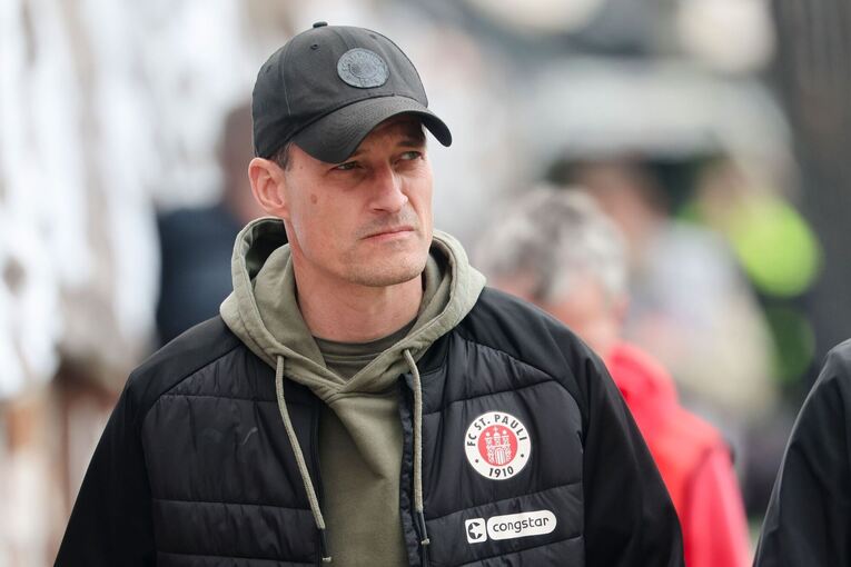 Trainer Alexander Blessin vom FC St. Pauli