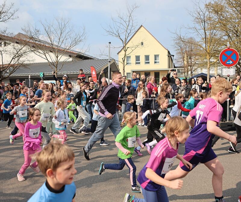 Auch zahlreiche Kinder und Jugendliche gehen an den Start. Auch zahlreiche Kinder und Jugendliche gehen an den Start.