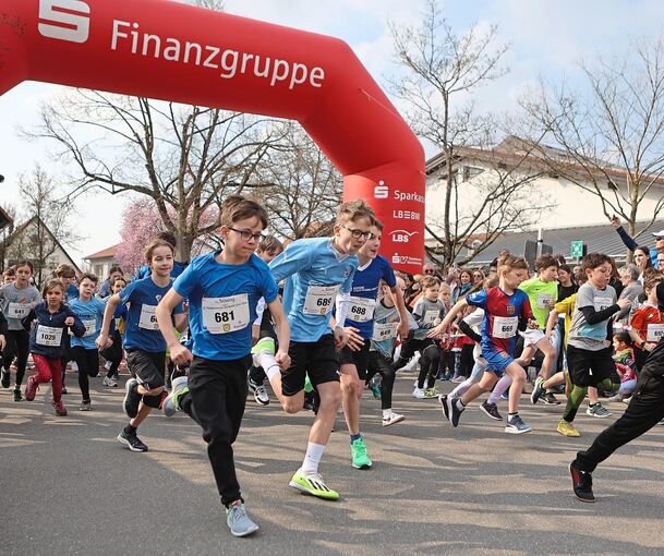 Kraftvoll geht es auf die Strecke.