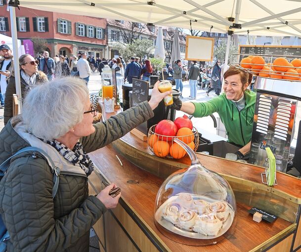 Ein Vitaminstoß für Zwischendurch: Hier gibt’s frisch gepressten Saft für Ludwigsburg-Bummlerinnen und -Bummler.