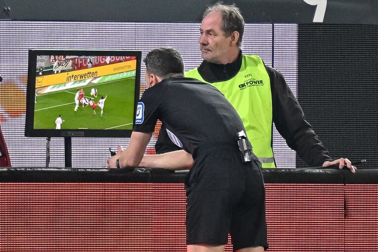 FC Augsburg - VfB Stuttgart FC Augsburg - VfB Stuttgart