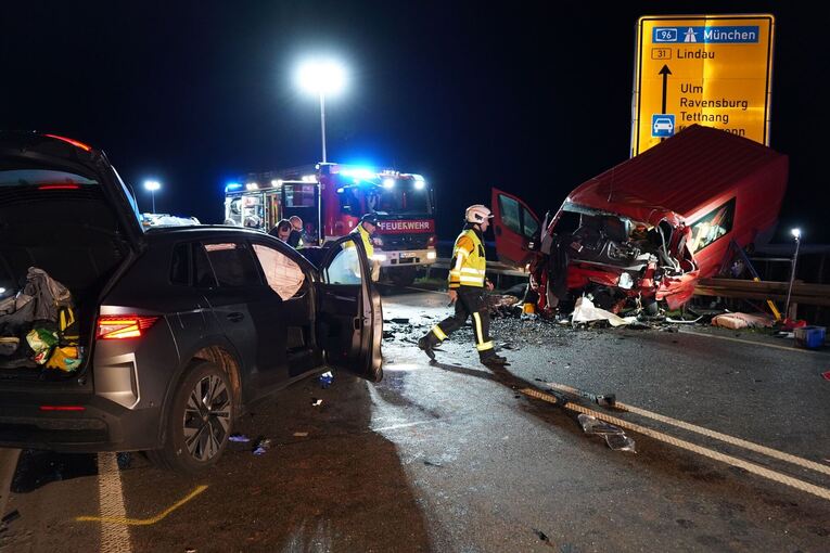 Schwerverletzte nach Frontalzusammenstoß am Bodensee Schwerverletzte nach Frontalzusammenstoß am Bodensee