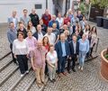 Das Bild zeigt die Teilnehmer des deutsch-israelischen Lehrerseminars mit Landrat Dietmar Allgaier (1. Reihe, Mitte), Chairman A Das Bild zeigt die Teilnehmer des deutsch-israelischen Lehrerseminars mit Landrat Dietmar Allgaier (1. Reihe, Mitte), Chairman Asaf Langleben (1. Reihe, 4. von links), Sabrina Förstner (1. Reihe, 5. von links), zuständig für die Partnerschaften des L