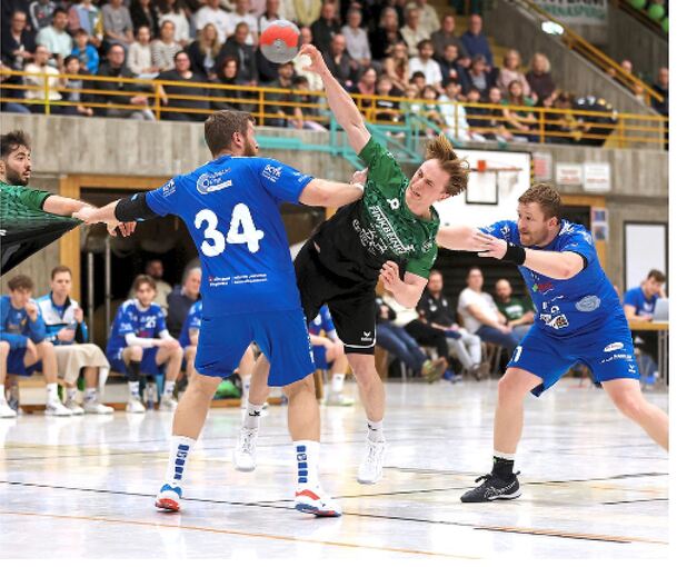 Kaum aufzuhalten: Nico Kistermann (Mitte) und der TSV Asperg.