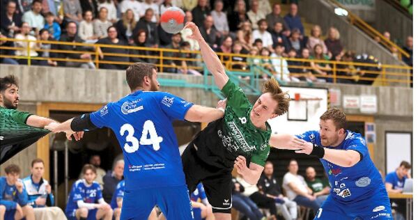 Kaum aufzuhalten: Nico Kistermann (Mitte) und der TSV Asperg.