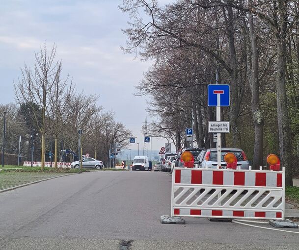 Blick von der Daimlerstraße: Sonst im Berufsverkehr von der Schwieberdinger Straße her als Abkürzung Richtung Kornwestheim und B27 beliebt, ist es nun sehr ruhig.