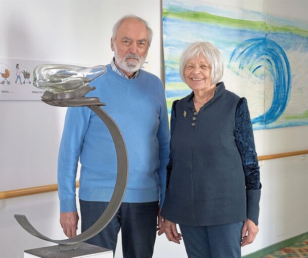 Ehepaar Blaich bei ihrer Ausstellung im Seniorenstift Ludwigsburg.