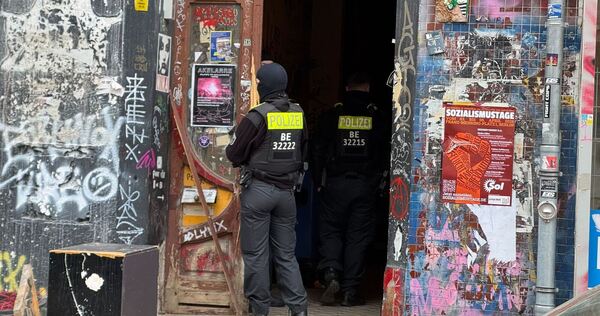 Razzia nach Anschlag auf Strommasten im September in Berlin