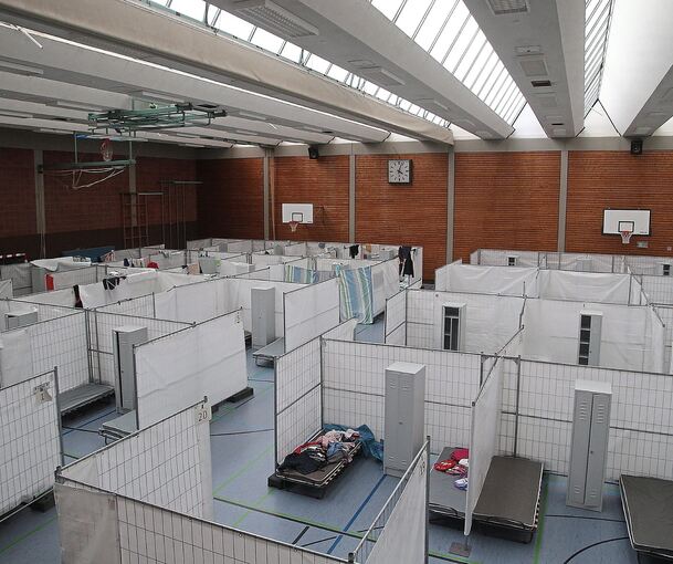 Das war einmal: Städte wie Bietigheim-Bissingen schaffen in einer Sporthalle Platz für Geflüchtete.