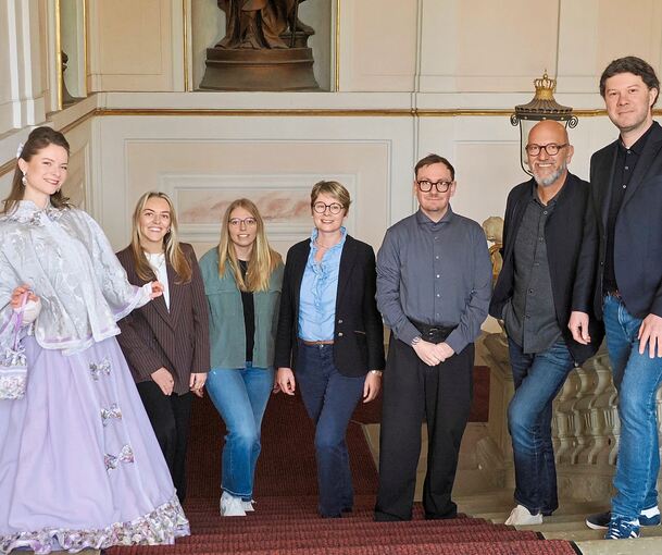 Nathalie Duda (Kostümführerin), Jasmin Fritz (stellvertretende Leiterin der Schlossverwaltung), Lilly Scholz (Eventstifter GmbH), Patricia Alberth (Geschäftsführerin der Staatlichen Schlösser und Gärten Baden-Württemberg), René Burtscher (stellvertre
