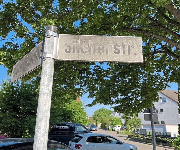 Silcherstraße in Tamm: Im Mai wird hier bei einer Schießerei ein 23-Jähriger lebensgefährlich verletzt. Die beiden mutmaßlichen Schützen stehen jetzt vor Gericht.