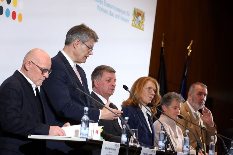 Pressekonferenz Verkehrsministerkonferenz Pressekonferenz Verkehrsministerkonferenz