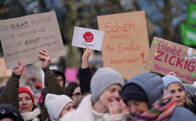 Demonstration gegen sexualisierte Gewalt gegen Frauen Demonstration gegen sexualisierte Gewalt gegen Frauen