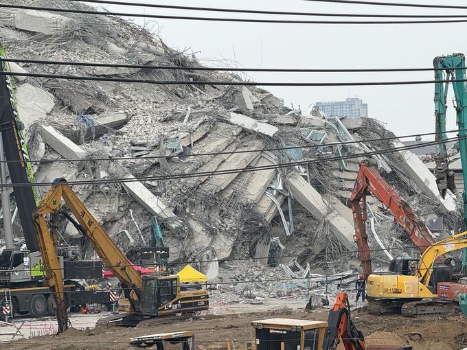 Ein Jahr nach dem Erdbeben in Thailand Ein Jahr nach dem Erdbeben in Thailand