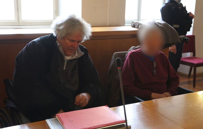 Prozess wegen versuchten Totschlags Prozess wegen versuchten Totschlags