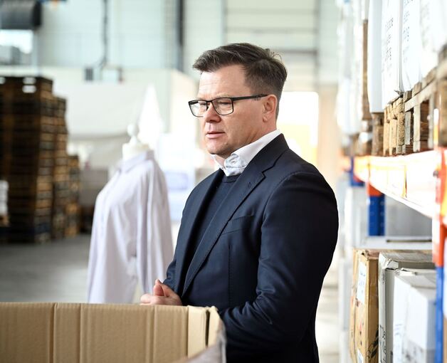 Schneider besucht Deutsche Kleiderstiftung Schneider besucht Deutsche Kleiderstiftung