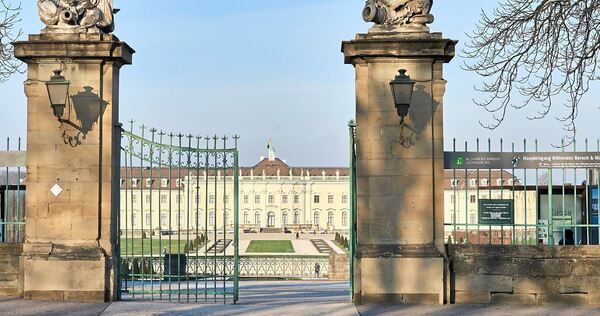 Am Eingang wird kontrolliert, was die Besucher mit ins Blühende Barock nehmen.