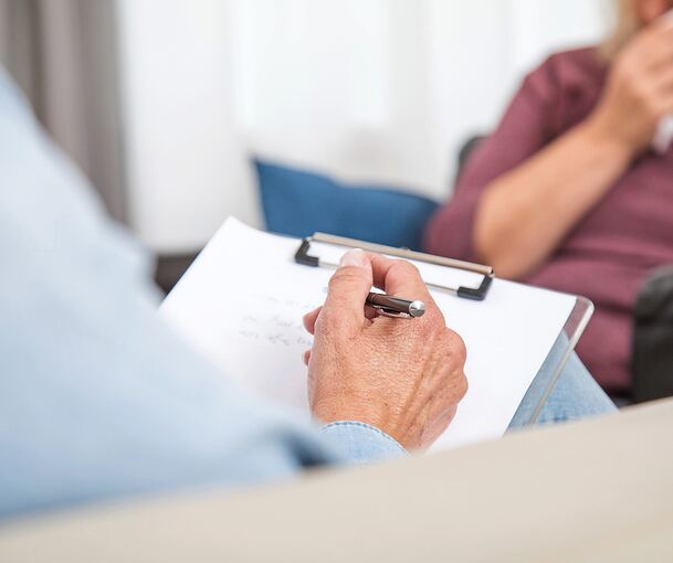 Für Kassenpatienten ist es bereits jetzt schwer, einen Therapieplatz zu bekommen. (Symbolbild)