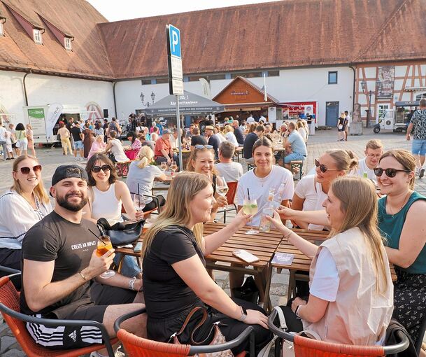 Der Feierabend-Markt ist eine erfolgreiche Veranstaltung des MCB.
