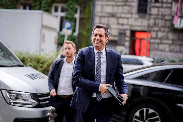 Sondersitzung des SPD-Präsidiums zur Reformagenda Sondersitzung des SPD-Präsidiums zur Reformagenda